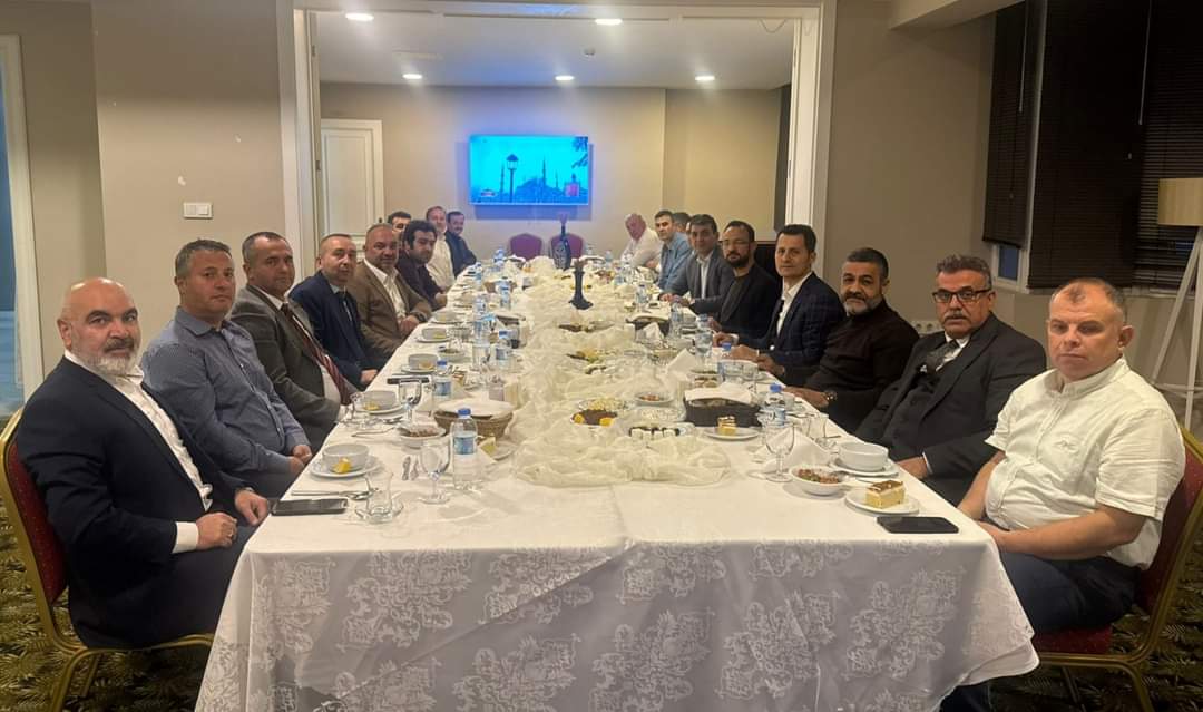 Ulaştırma Hizmet Kolu Genel Yetkili Ulaştırma Memur-Sen Genel Başkanı Sayın Dr. Kenan ÇALIŞKAN ve heyeti ile iftar programında biraraya geldik. Misafirlerimize teşekkür eder, hayırlı Ramazanlar dileriz.