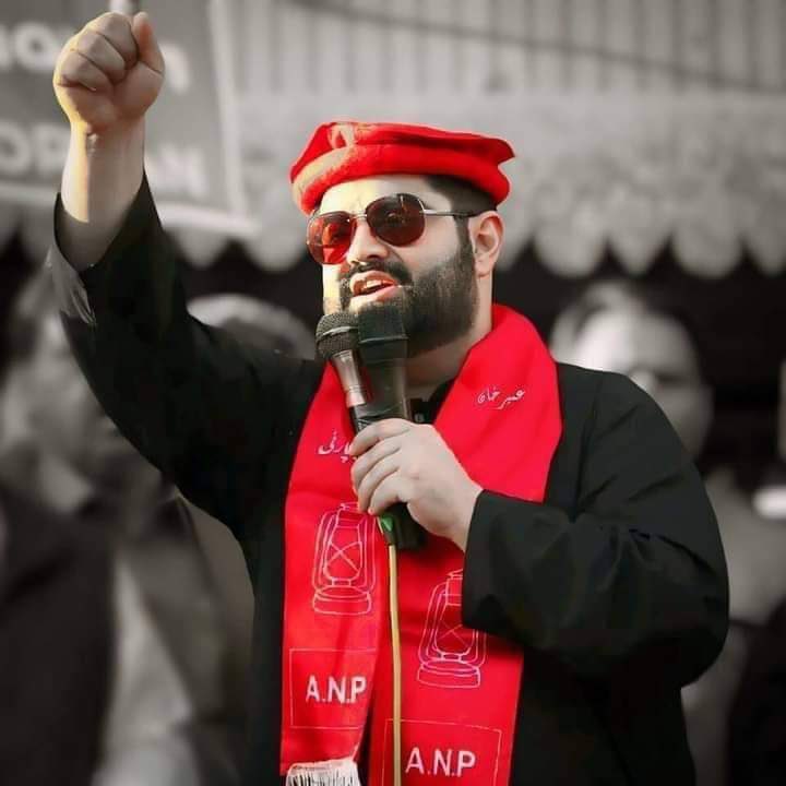 AsgharAchakzaii's tweet photo. ټول قام ، ګوند او پښتون افغان ملت ته د ایمل ولی خان د سنیټر په انتخاب د زړه له تله مبارکی وایم او دا کامیابی د قام ګوند او وطن د بریا په لور ډیر لوئي قدم اخستل ګڼم
انشاءالله ګران ورور ایمل ولی خان به د خپل  پارلیمانی سیاست آغاز د ایوان بالا سینټ د لاری د پښتون افغان ملت د یو دروند غږ او زړور نمائنده  په حیثیت شروع کوی