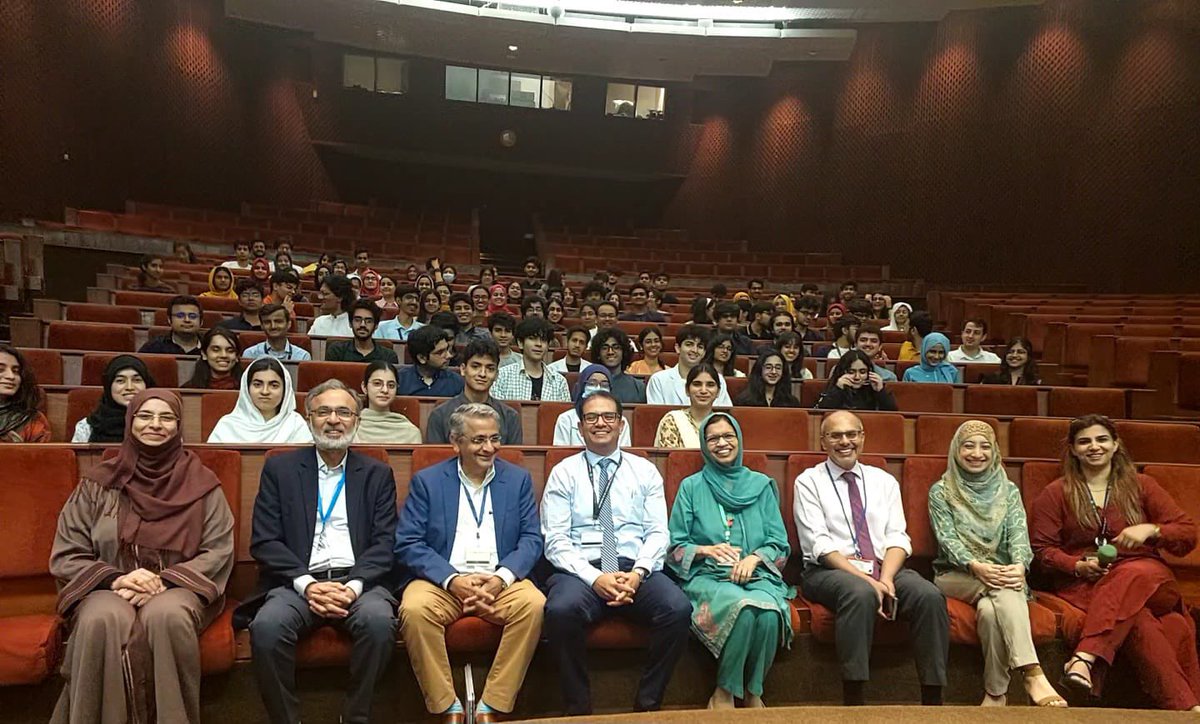 AKU_CHS's tweet photo. Glimpses from an insightful,  star-studded, panel discussion with Professors @drsyedasad, Faisal Mehmood, @ruminahasan, @AtherEnam, Lumaan Sheikh, moderated by Prof. Masood Kadir on "How Clinical Disciplines Relate to Public Health" for MBBS Year 1 students @AKUGlobal https://t.co/NnmDAkN4wY