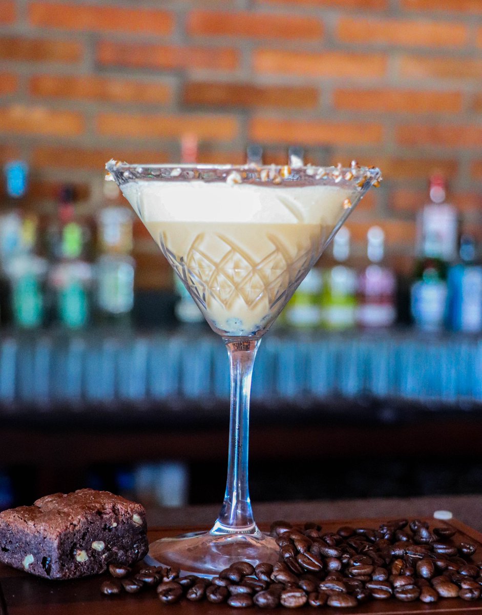 La creatividad de nuestros barmans nos ha brindado opciones únicas para disfrutar de un delicioso Martini Expresso.
