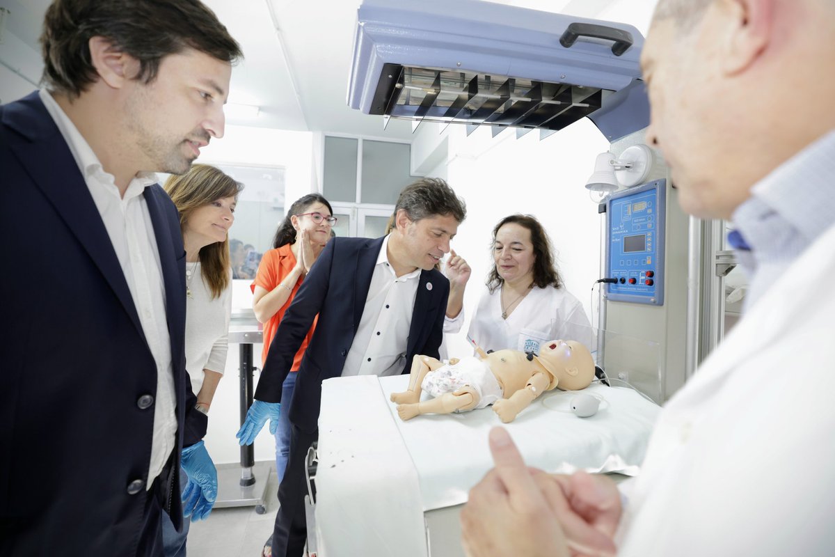Kicillofok's tweet photo. También inauguramos un Centro de Simulación en el Hospital de Niños Sor María Ludovica de #LaPlata que se incorpora a la Red Provincial de Simulación. Una gran inversión para mejorar la formación y la capacidad de respuesta de los equipos de salud. https://t.co/Iwu8NEMv2Z