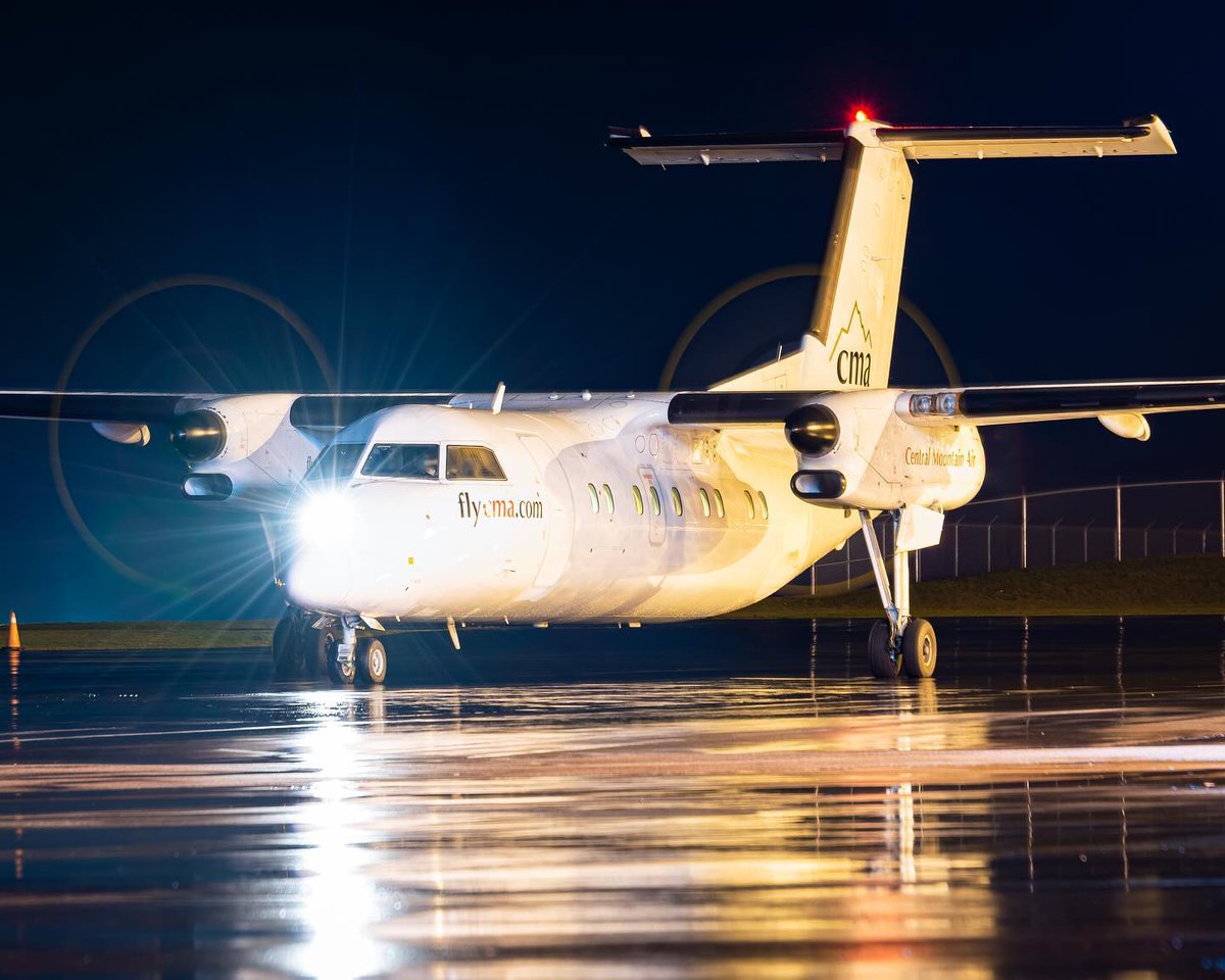 FlyCMAir's tweet photo. Love this shot of one of our Dash 8s getting ready to depart to YVR 

#FlyCMA
⁠
📷 @tobyn_burton https://t.co/XXNDKeGU2B