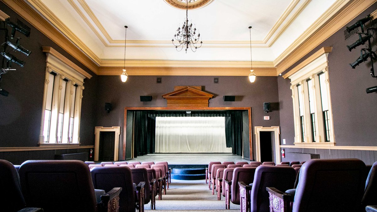 Looking for some fun indoor ideas in the <a href="/TownofWhitby/">Town of Whitby, ON</a> while we await warmer temperatures? 🌞 

Whether you're into cozy cafes ☕ or creative workshops 🎨, there's something for everyone! Check it out: ladystravelblog.com/things-to-do-i…

#ExploreWhitby <a href="/DurhamTourism/">Durham Tourism</a> <a href="/WhitbyDowntown/">Downtown Whitby</a>