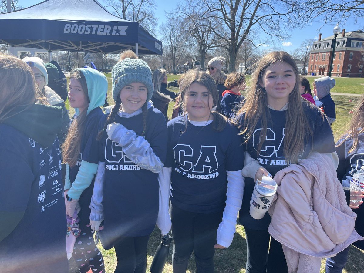 ColtAndrewsBW's tweet photo. Although it was a cold and windy day, our students still had a blast at their annual Fun Run fundraiser! 

In addition to being a great time for our students, the Fun Run also helped raise $16,885 for future school enrichment programs and family fun nights. 🏃🏻‍♂️‍➡️ https://t.co/NG94qEgJlN