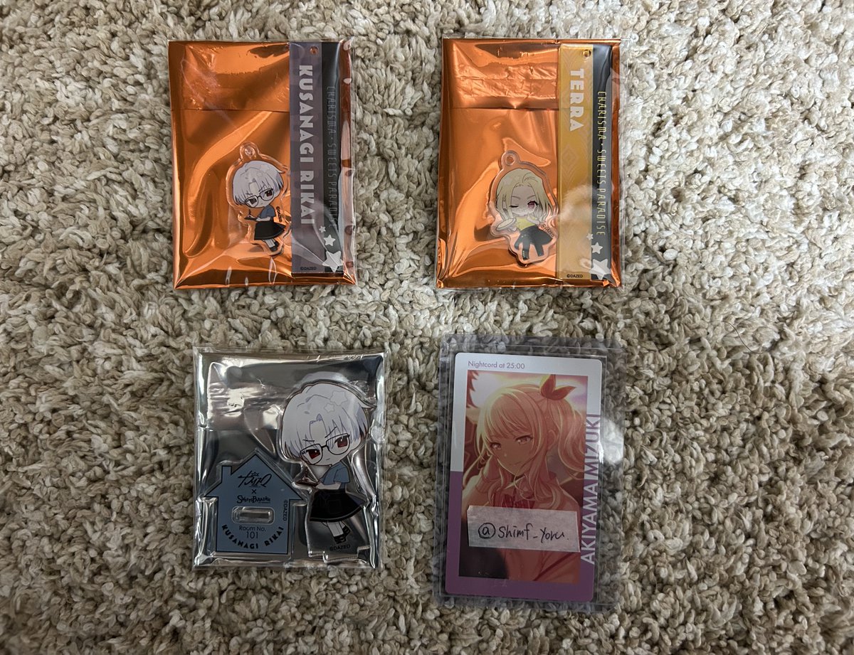 shimf_yoru's tweet photo. 【交換】カリスマ　スイーツパラダイス
コラボカフェ　アクスタ　アクキー

譲→理解・テラ

求→各1同種ふみや

・郵送でのお取引
・纏めての方がいらっしゃった場合纏めての方優先
・お気軽にお声がけください https://t.co/Y8RNFPkj11