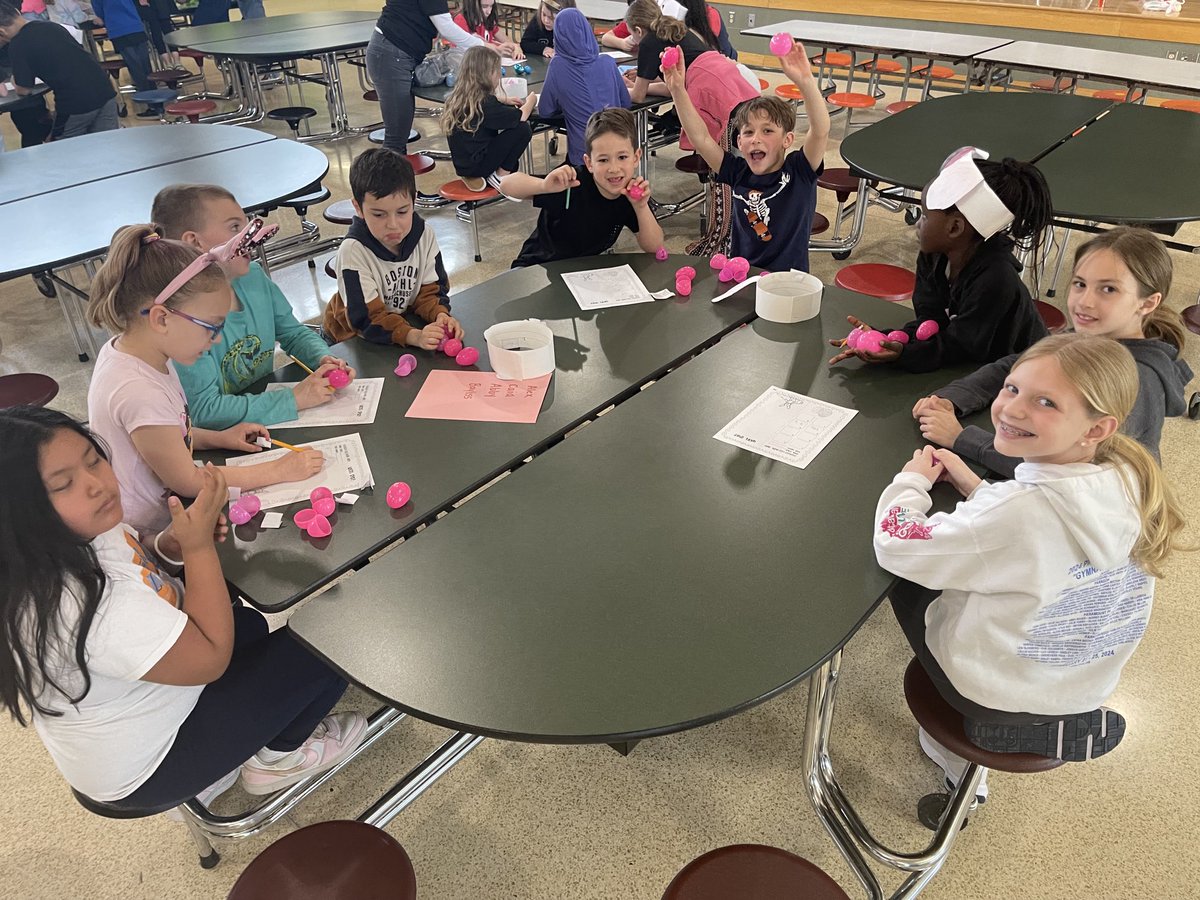 pinestreetelem's tweet photo. 4th and 1st grade buddies participating in a math challenge egg hunt ⁦@PalmyraSchools⁩ ⁦@Pineroom14⁩ #ThisIsPalmyra #Thisis🌲 https://t.co/PxaQOhD0ib