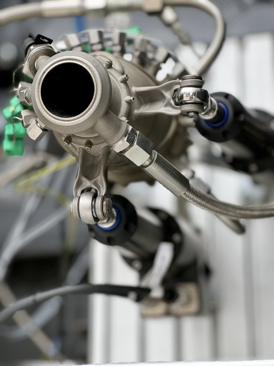 GruyereSpace's tweet image. 🚀⚙️ Thrust Vectoring System ready on our test stand for gimbaled static fires! 🔥
Prepping for tests to explore our engine's vectoring capabilities.
Stay tuned for updates! #Rocketry #ThrustVectoring #EngineTesting