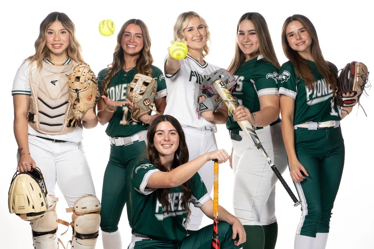 CLIMBING THE CHARTS: H-Town Softball Rankings midway through the season🥎📈 Check out the full list of teams that need to be on everyone's radar as the second half of the season unfolds... READ:vype.com/Texas/Houston/…