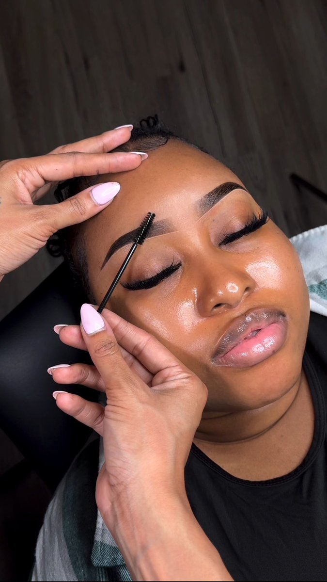 1diorm's tweet photo. TOOO FIRE when it comes to Henna Brows 😍 IG @ diamondaesthetics_ #AtlantaBrowArtist #AtlantaBrows #HennaBrowsATL 🤍 https://t.co/DrU9oAU4bf