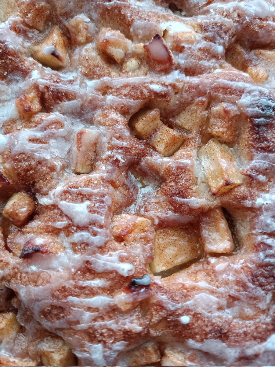 NordicLaura's tweet photo. Apple, cinnamon and nut sweet focaccia. This has to be one of the best smelling breads I've made. #bread #baking #homemade #focaccia #italian #italianbread #apple #cinnamon #nuts #sweetfocaccia #delicious #dough @bakingmad @welovebakinguk https://t.co/5dWQB0JdaJ