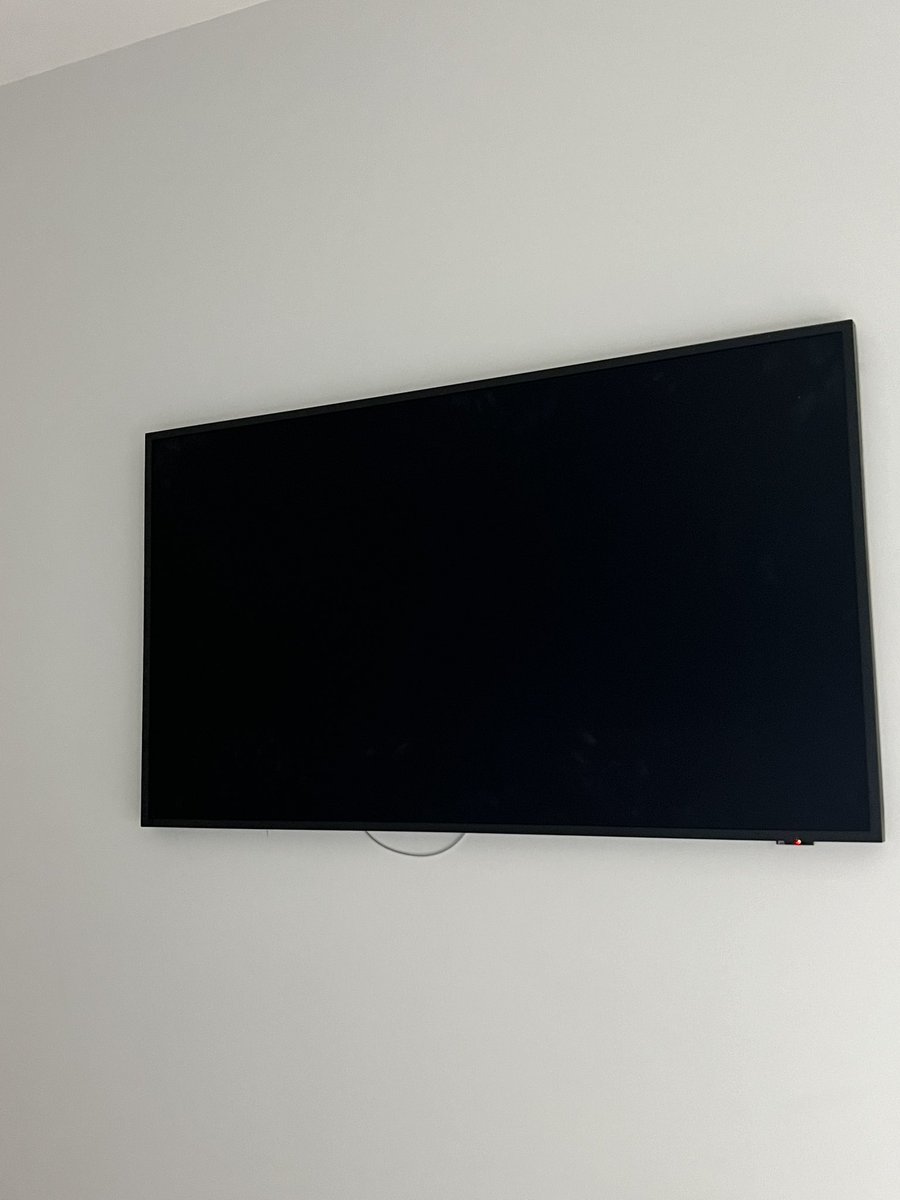 soypauloborges's tweet photo. @SamsungPortugal 
Adjunto a mesma TV frame colocada.
Por favor enviar 
Moldura branca para 

Paulo Borges
Urbanizacao da quinta dos gansos lote 8,  Bolembre 2705 536. Sao joao das lampas https://t.co/x3hDNF0Ub2
