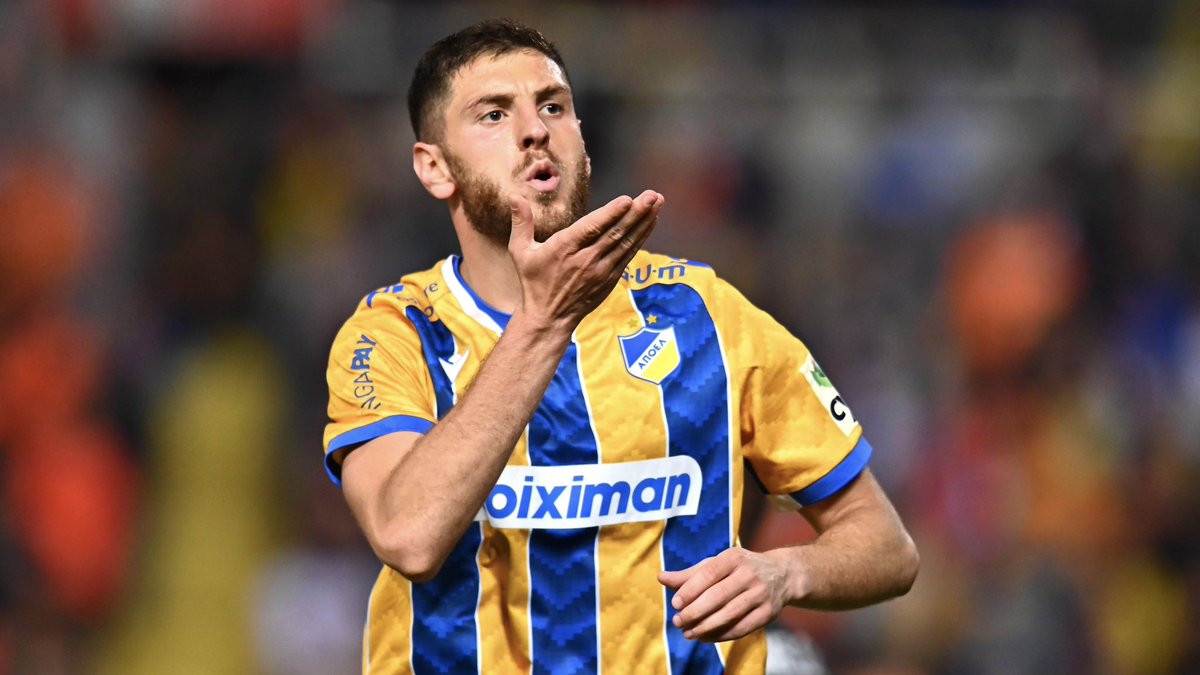 APOELinsider's tweet photo. Κλείνει την πόρτα σε δελεαστική πρόταση για Ντβαλι το ΑΠΟΕΛ #apoelfc https://t.co/2ews6kUtaP
