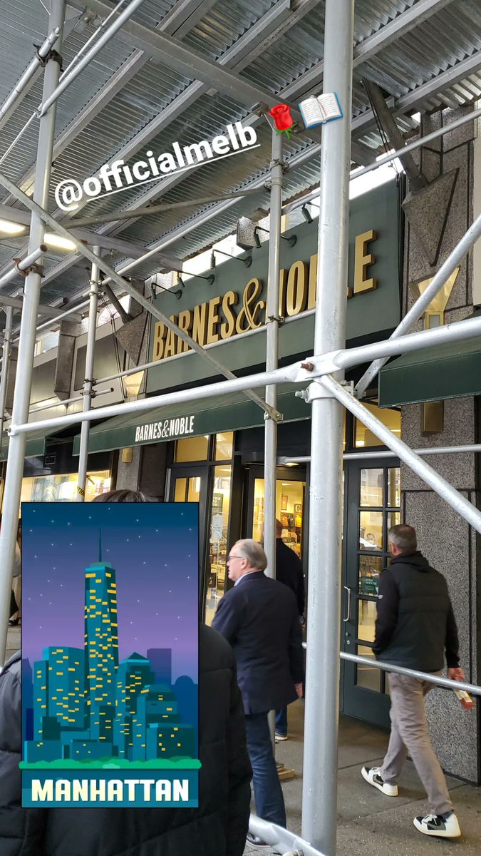 Summrrgrrl's tweet image. I&apos;m HeRe!! 📖🌹👠#Wednesdayvibe #melb #spicegirl