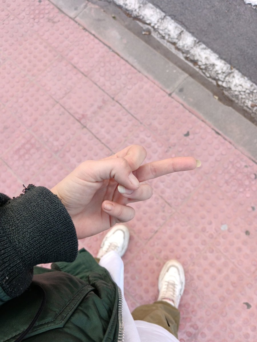 Cashmeet disponibles hoy en Alicante ,ya sabéis venís os arrodillais para soltarme vuestro puto dinero ,y seguro que os vais con unas cuantas patadas de huevos y algún escupitajo 💸💸