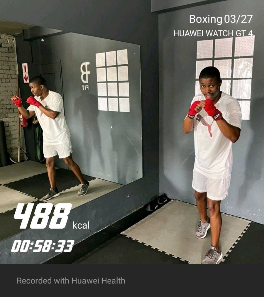 ThabisoKhambule's tweet photo. ๐ช๐พ Not only do I knock my limitations out, I pick the round ๐ฅ
#Limitless #Strength #Motivation #Determination #NoLimits #RoundByRound #KeepPushing #SuccessMindset #MindOverMatter https://t.co/5Mn5P2eai6