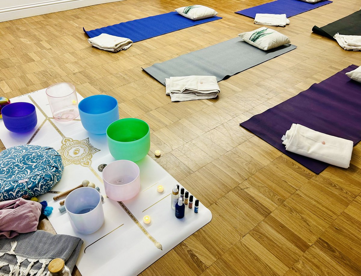 LittleEdamame's tweet photo. ***LAST FEW SPACES*** for tomorrow evenings Healing Crystal Sound Bath with gentle breathwork, guided meditation and special Easter Cacao treats. Last class till after Easter holiday. Book your space here: https://t.co/z3R1H0jZEK https://t.co/LG1bDAA0aw