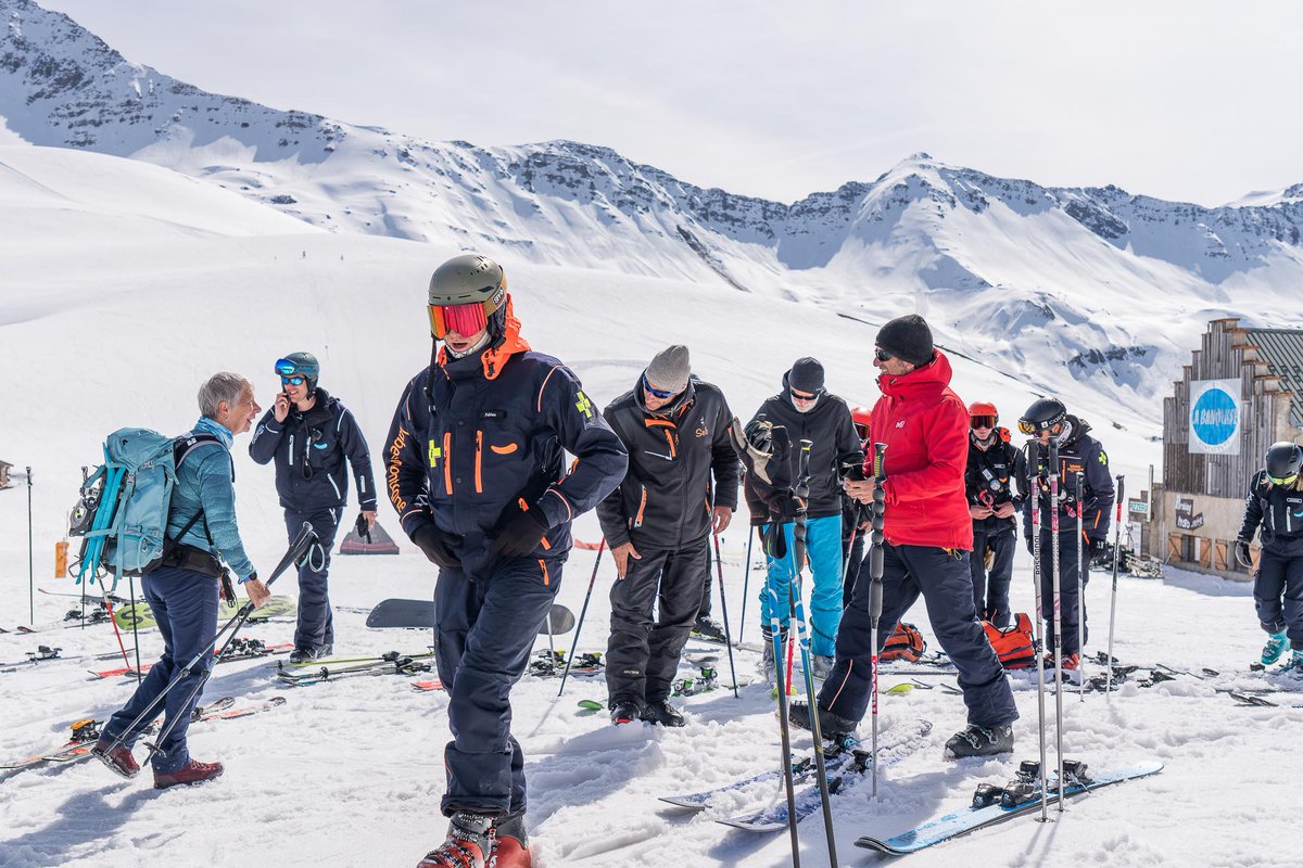 my_SFL's tweet photo. 40 ANS DU GRAND DOMAINE 🎂
40 ans de liaison entre la Maurienne et la Tarentaise, une frontière symbolique mais puissante, le col de la Madeleine 2000.
#mysfl #valmorel #granddomaine #maurienne #40ans #tarentaise #ski #winter #holiday #frenchalps #snow #saintfrancoislongchamp https://t.co/9RyiWKTyDJ