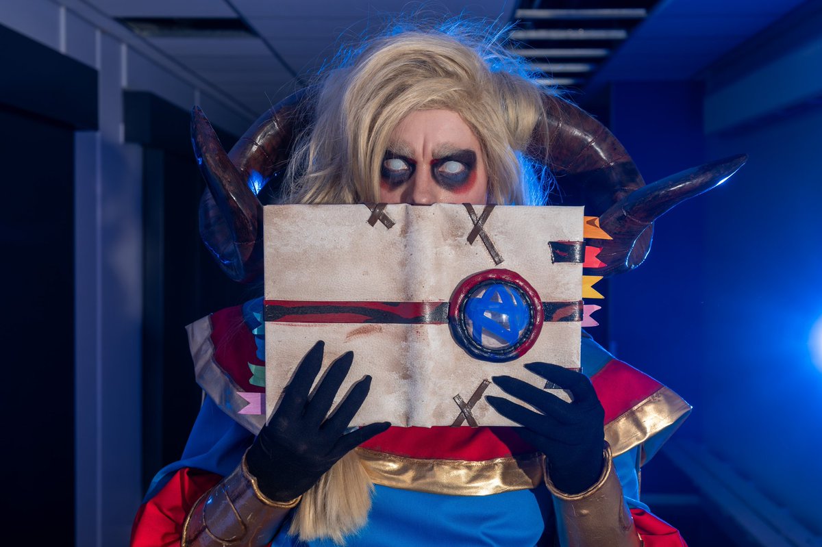 HadleytheBadger's tweet photo. Hey @SupergiantGames, thank you for making #Pyre and the amazing character that is Jodariel 💙!
Photo by @cosplayfotodk https://t.co/RLKwTJ23r4