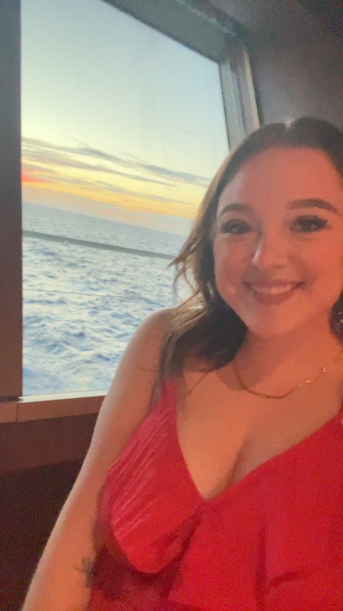 allison_145's tweet photo. I haven’t posted here in over 3 years, but it felt necessary to update 🌞 https://t.co/11odQjkQPS
