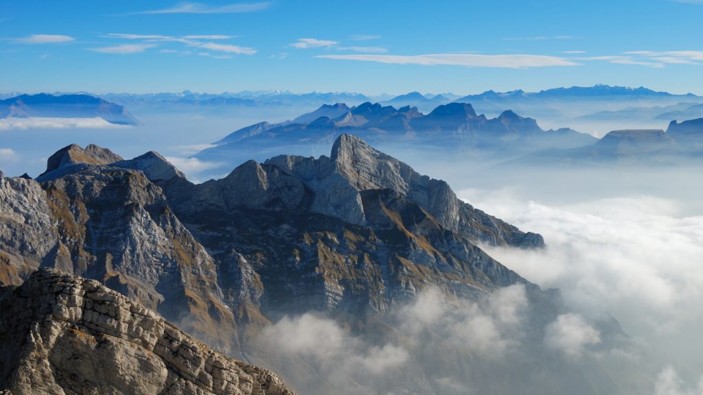 Günün Fotoğrafı 📷 View over clouds from top of Säntis mountain, Alpstein massif, Switzerland