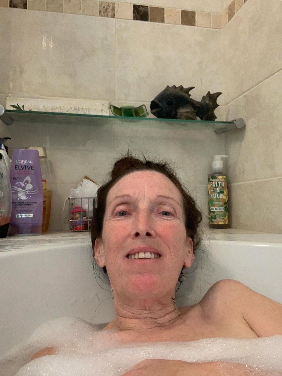 The Joys of a relaxing bathe ❤️ music.. Lemonjelly .. what do you do in the Bath? 😊 plus rest of album 👍🏻