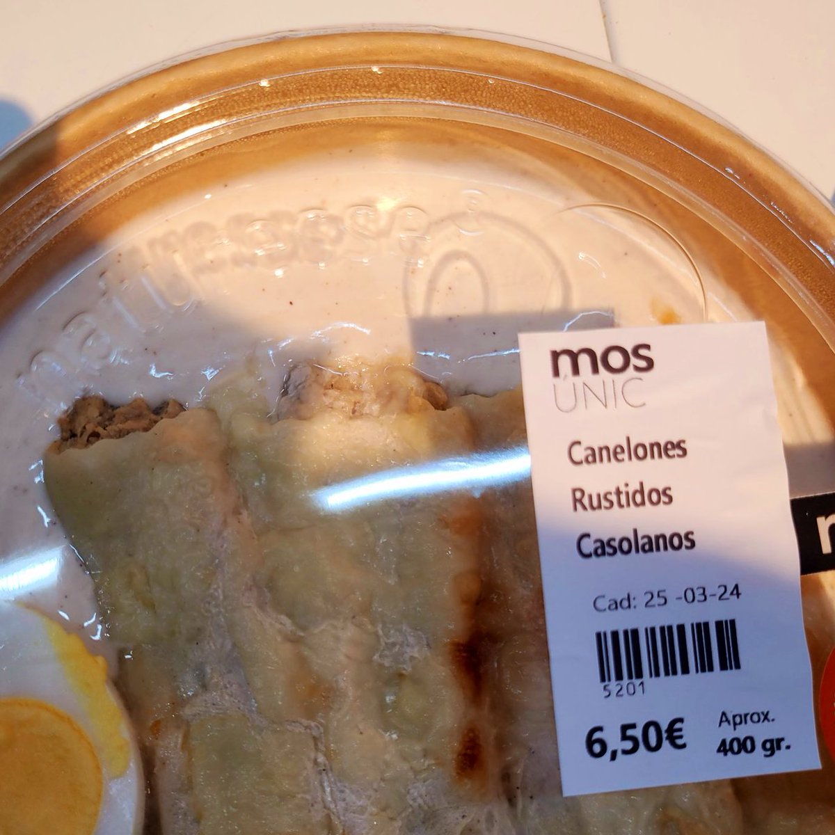 etfelicitofill's tweet photo. ¡Hay para alquilar sillas!

via @xstranslator https://t.co/yNcMn683Vj