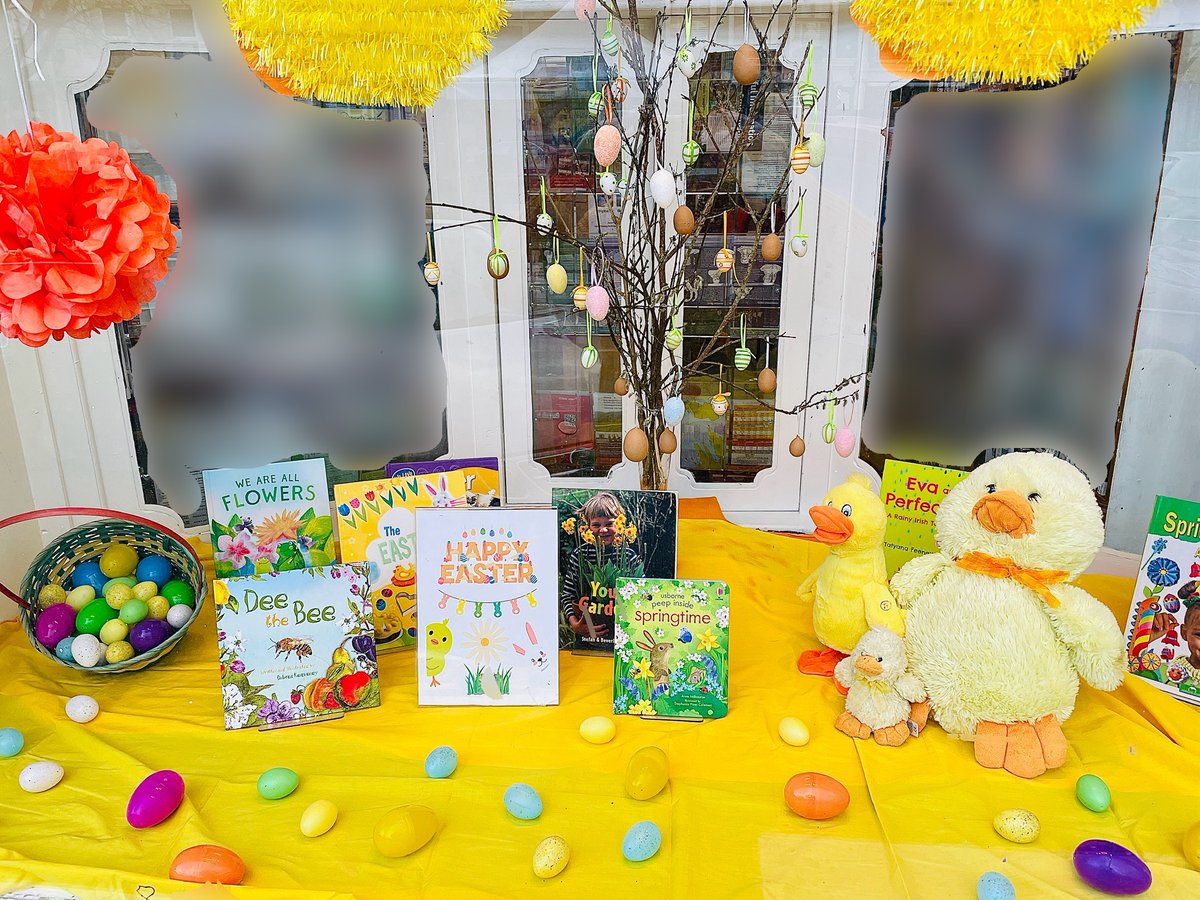 #DunmanwayLibrary is ready to celebrate Easter with a selection of books for you to choose from.
Hop in before the Easter Weekend starts to pick some up! #HappyEaster

@DunmanwayChamberofCommerce
@DunmanwayCommunityCouncil
@DunmanwayETB
@LibrariesIre