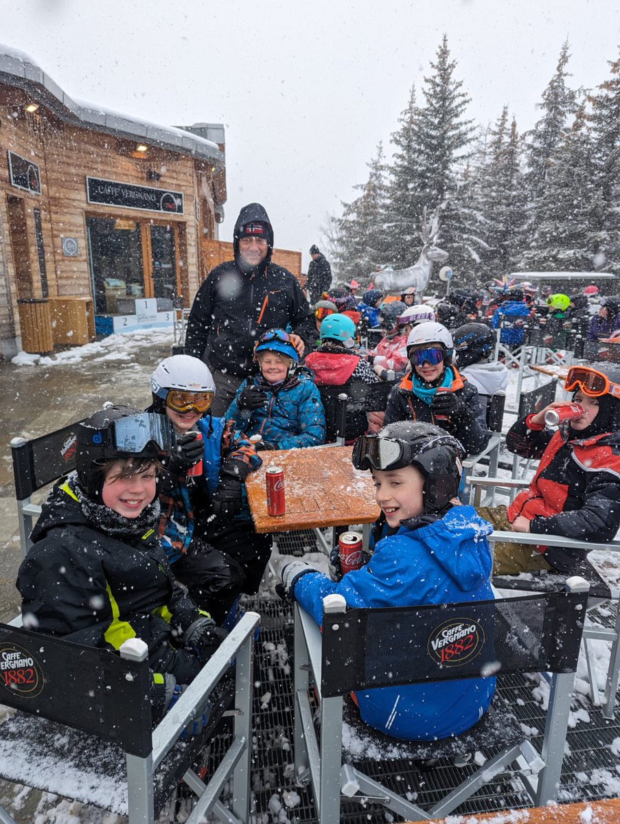 felstedprep's tweet photo. Ski 24 - Fun in the snow https://t.co/F8vrdF7Xan