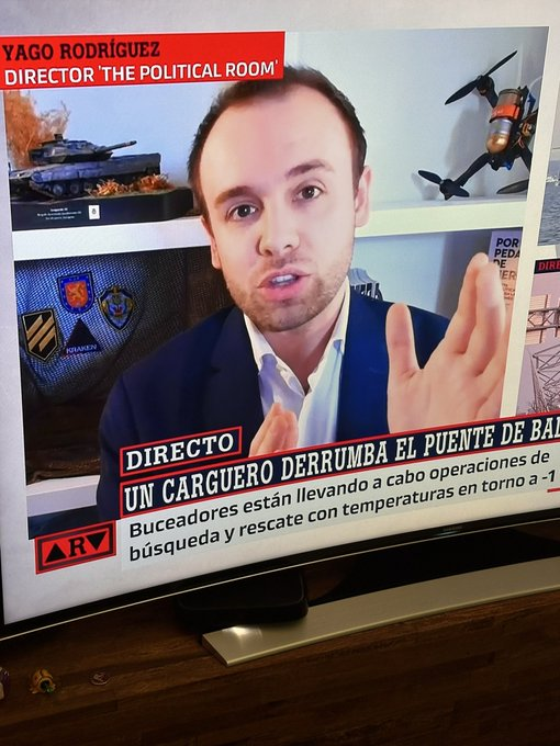 Yuri_HSI's tweet photo. Este señor afirma toda una serie de cuestiones que denotan su desconocimiento e irresponsabilidad. La cuestión es generar titulares, negocio en el que los medios siempre entran. ¿Acciones de interferencia y control de Rusia?. Vaya tela.
#Rusia #BaltimoreKeyBridge #EEUU https://t.co/WPwzxxhoCD