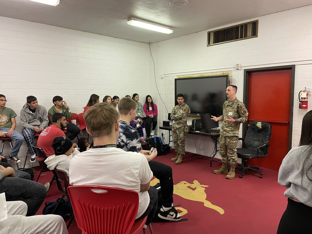 Thanks to @USAFRecruiting for coming and talking to Coronado Wrestling. Fly-Flight-Win