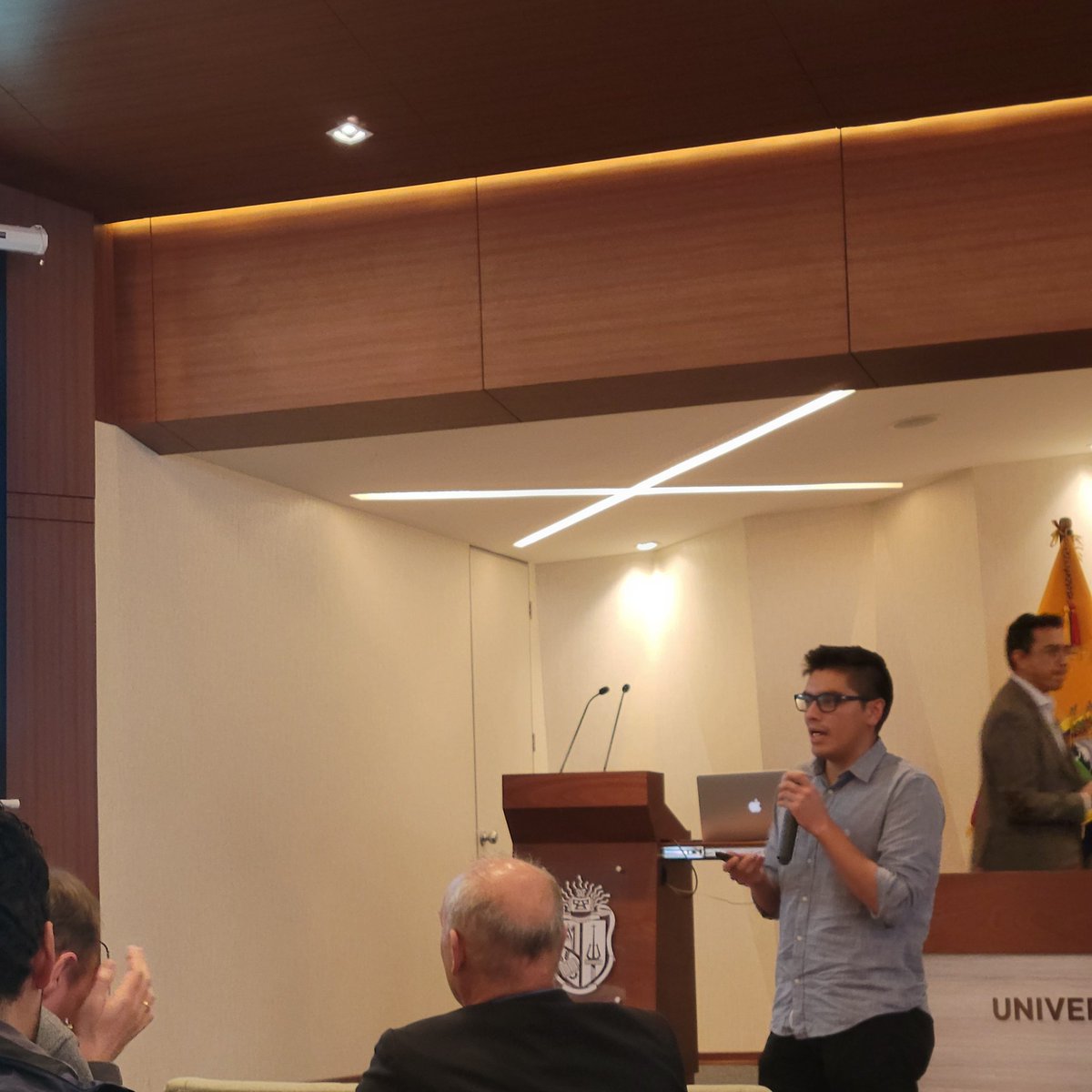 iDRHICA's tweet photo. @utpl @Investiga_UDC @udecuenca @GalinCarrillo @jorellanalvear @marioandrescm @rolandocelleria @adrianesc91 Además, @adrianesc91, candidato doctoral en Recursos Naturales Renovables de la @uazuay y la @udecuenca, expuso un poster y @pablo_pena_s, candidato doctoral en Recursos Hídricos de la @jlugiessenen con colaboración de #iDRHICA, realizó una presentación oral de su investigación. https://t.co/YDGq5uVGuI