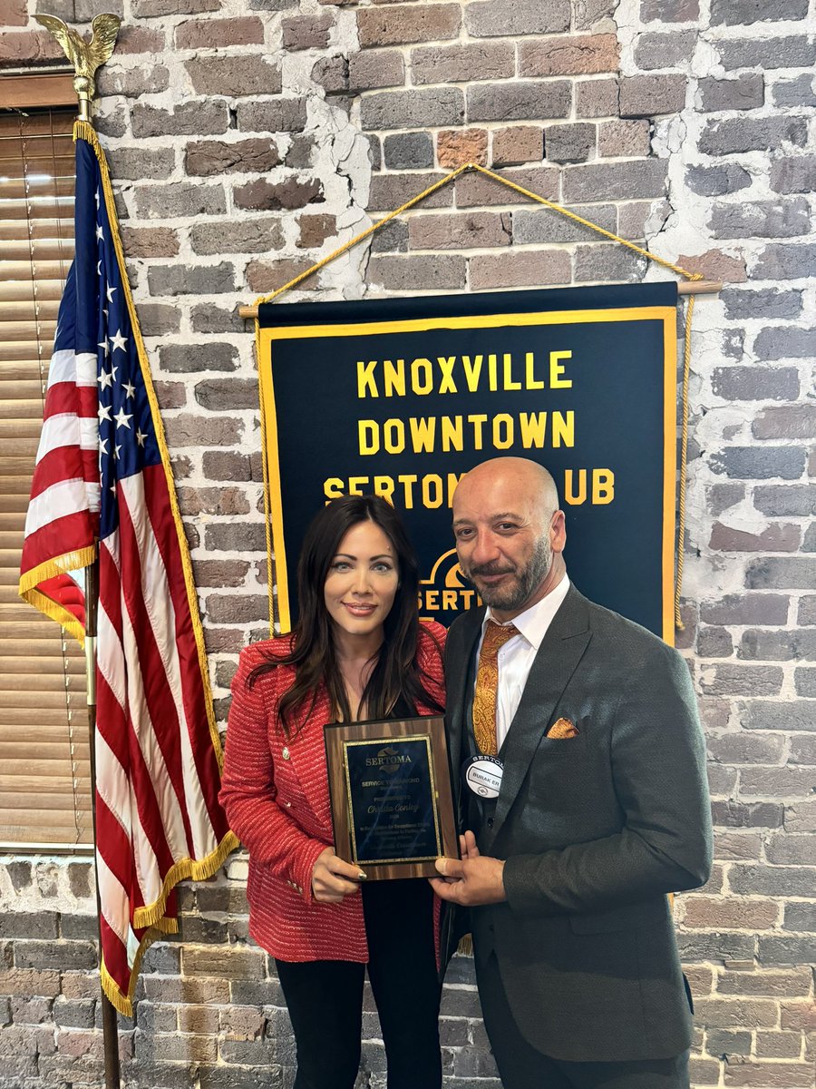 Today we had the honor of presenting our Service to Mankind recipient Christa Conley with Girls’ Night In 4 a Cause Presented by Burak Er. This local group has been influential in raising money to give to local causes  #knoxvilletn #KnoxvilleTN #KnoxSertomaClub #Sertoma