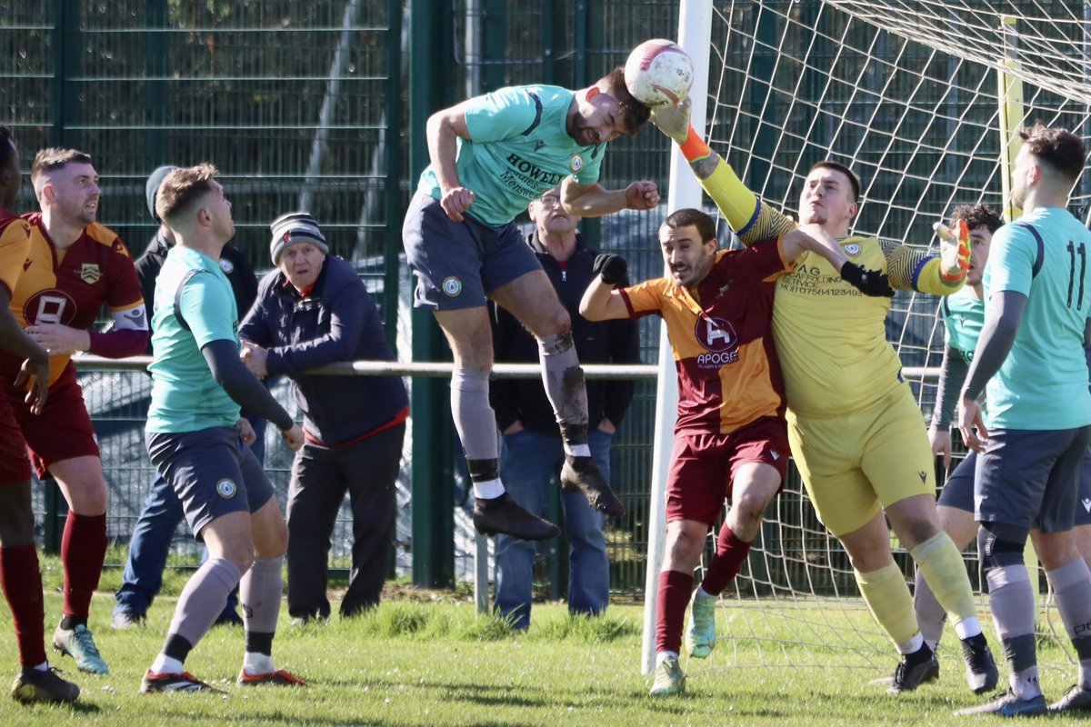 JDPThomas's tweet photo. Came across @CardiffCorries taking on @Ceiberrangersaf in the @ArdalSouthern #ArdalSW at #TheRiverside recently. A game that was won 3-1 by #UppaTigers on their way to a third win from their last four games. #TheCorries #WelshFootball #Cardiff #GrassrootsFootball ⚽️📸 https://t.co/bSukjUn6dv