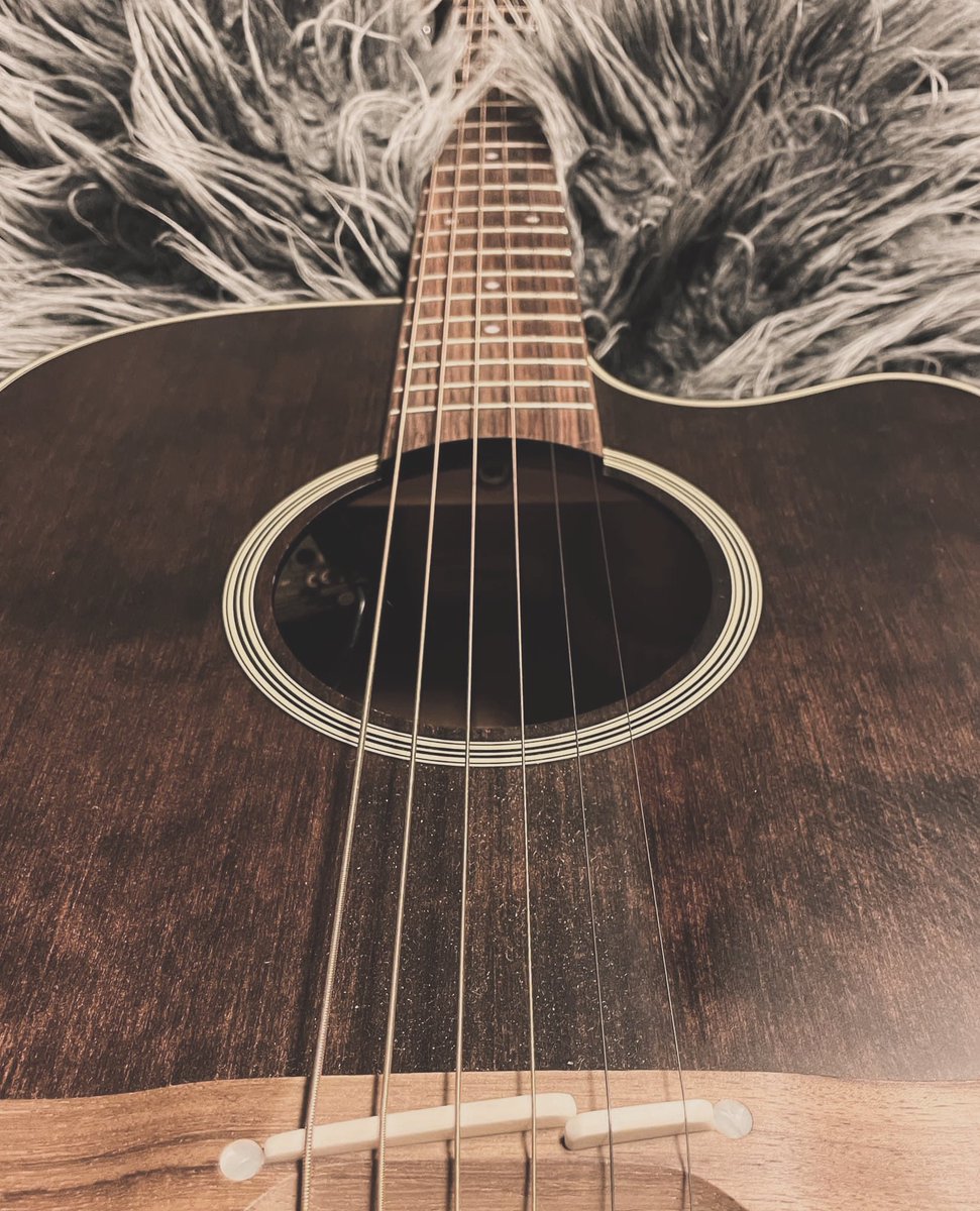 pmsaari's tweet photo. One of my best friends. #takamine #takamineguitars #takaminep1dc #acousticguitar #steelstring #guitar #guitarplayer #guitarist #PMSaari https://t.co/fXYIP8ZrfG