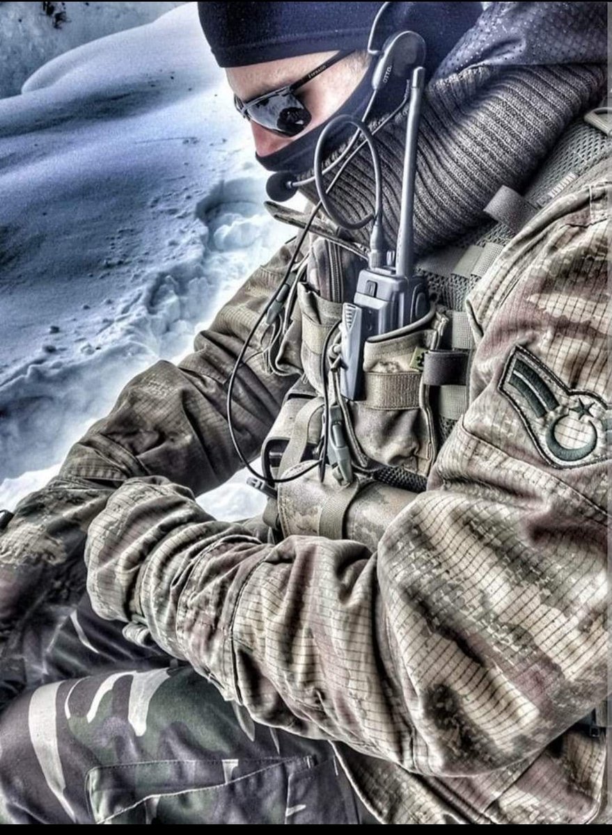 hellsailors10's tweet photo. Günün birinde kazanacağımıza bizleride duyacaklarına bizlerinde bu ülkede yaşadığıımıza inanacaklarına TSK nın omurgası olduğumuzu göreceklerine #inanıyorum @tunaöztunç @tgrthabertv #RohitSharma𓃵 #BaltimoreBridgeCollapse #Russia #Emekliler #MemuraVarEmeklisineYok #ekremimamoğlu https://t.co/yRMpHBEmcJ