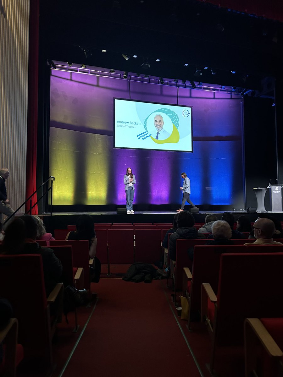thecircletrust's tweet photo. An incredible moment where 700 staff gather to network with each other, share stories and develop their pedagogy. We are lucky to have such talent in the organisation. #fullcircle #wellbeing https://t.co/L6de5u6kpg