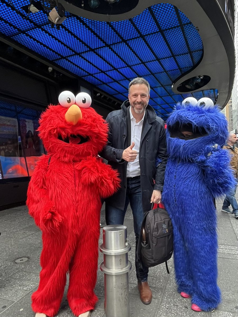 Just met the #cookiemonsters in Times Square 🤣 Very timely ahead of @ID5_io’s On the Road event in NYC this afternoon and @IABTechLab’s As the Cookie Crumble event tomorrow 🙌🏻 Bring it on 🚀