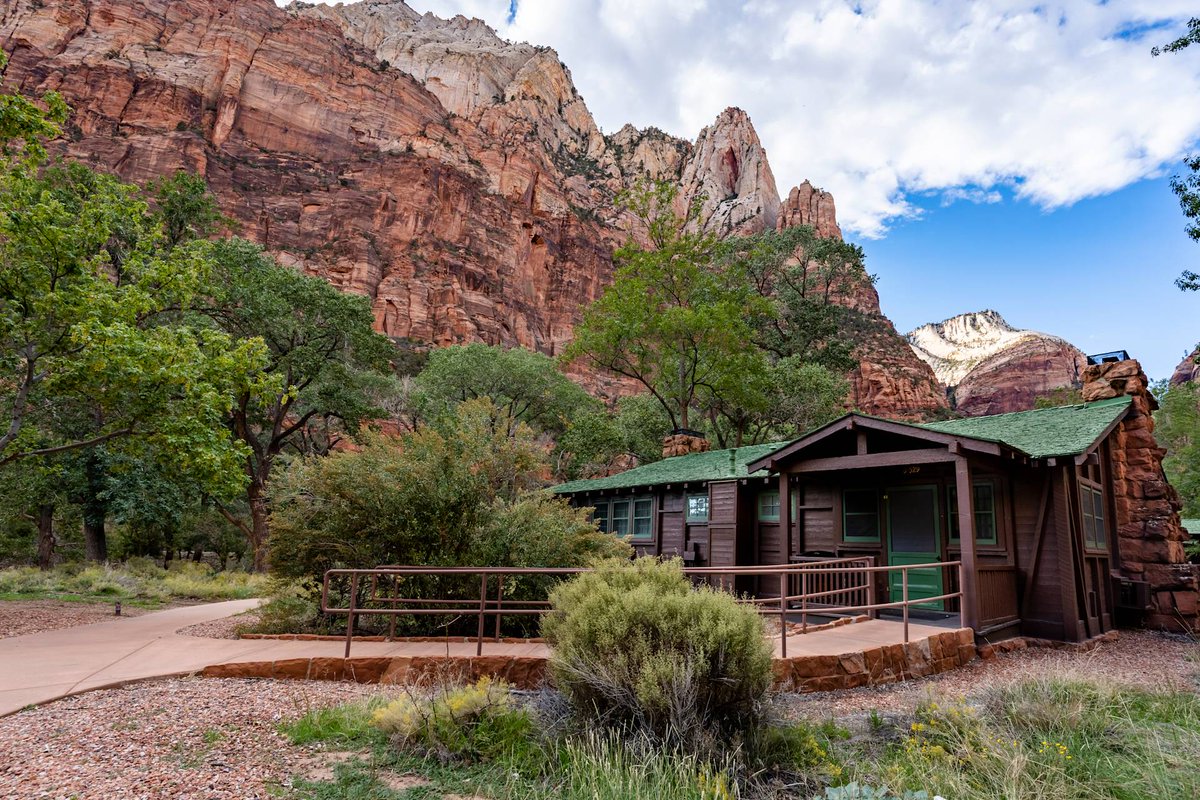 ZionLodges's tweet photo. Is Zion National Park on your bucket list? Make it a trip of a lifetime and stay inside the park for quick access to hiking trails.

Book your stay at https://t.co/6pujXRFnq1.

#ZionLodge #ZionNationalPark #VisitUtah #XanterraTravel https://t.co/3nBgL2CXSk