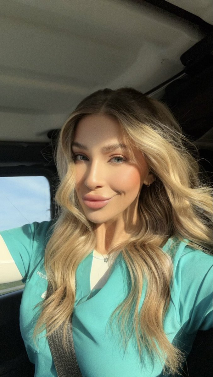 _bagelslut's tweet photo. but do your scrubs match your eyes?😇 https://t.co/Lfy2KydQpb