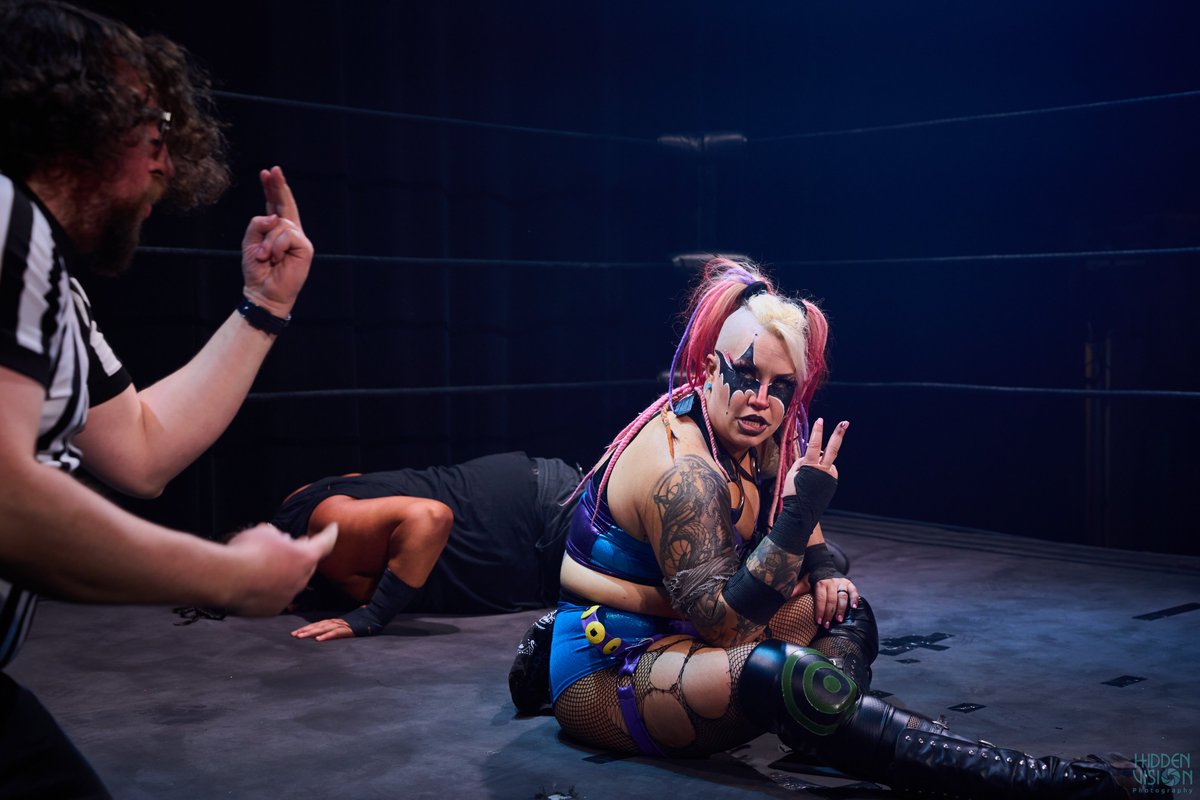 LuchaLibreLaugh's tweet photo. Heidi Howitzer with a message for the fans in the UK.
Photo by @hvphoto https://t.co/V15mq0uKfS