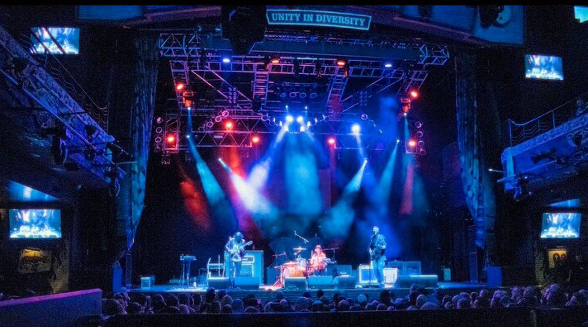 #wbw to theeee best night ever.  Opening for @stpband in our hometown at @hoblasvegas back in 2018.  Time flies when you’re having fun! 📸: @vegasphotochic #WaybackWednesday #stonetemplepilots #thedirtyhooks #lasvegas