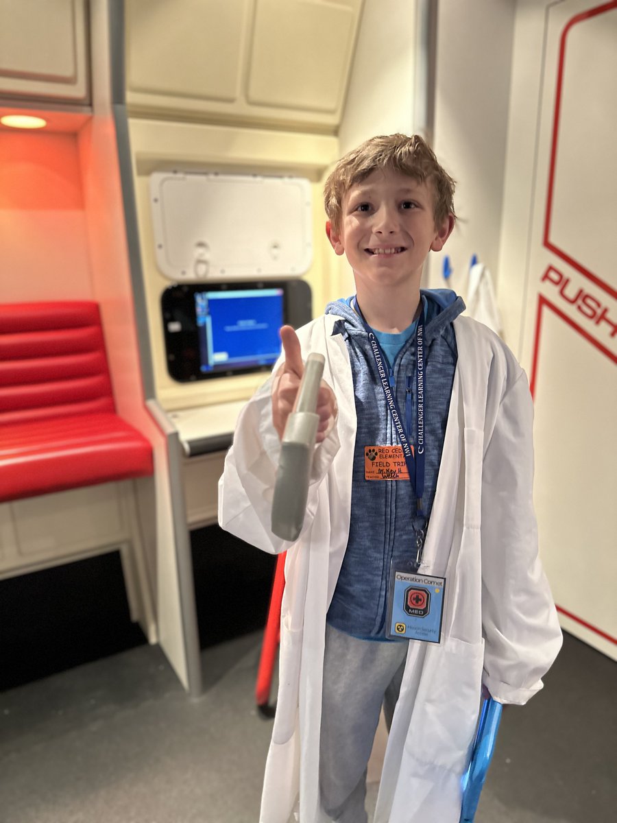 ChallengerNWI's tweet photo. Young astronauts from Red Cedars Elementary School flew 2 more very successful Operation Comet missions this morning! We've had so much fun flying with these crews this week, and have 2 more tomorrow right before they go on spring break! 🤩 Thank you so much for the hard work 🚀 https://t.co/OkbXjA00Am