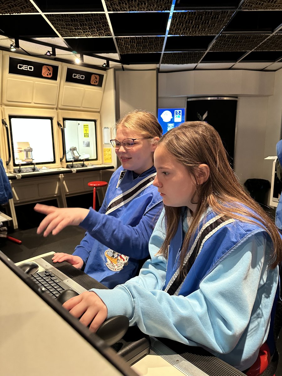 ChallengerNWI's tweet photo. Young astronauts from Red Cedars Elementary School flew 2 more very successful Operation Comet missions this morning! We've had so much fun flying with these crews this week, and have 2 more tomorrow right before they go on spring break! 🤩 Thank you so much for the hard work 🚀 https://t.co/OkbXjA00Am
