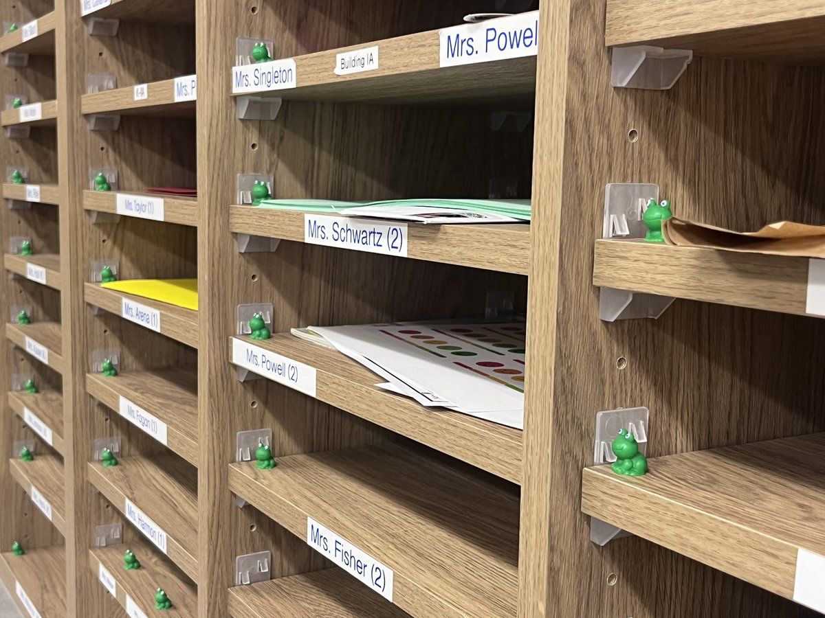 Holly Adams tweet media