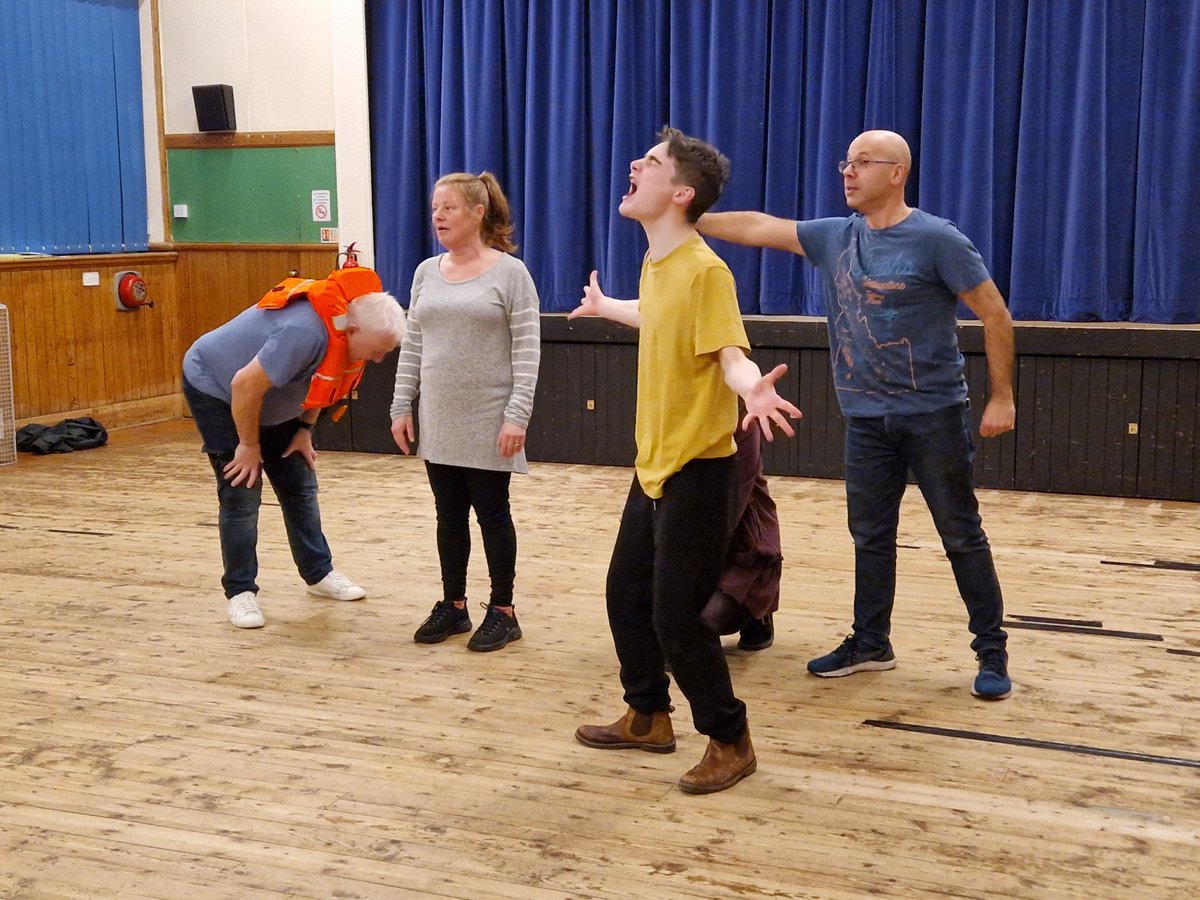 🎉 You seemed to enjoy the other one so much, how about another? Caption this photo...  😁

P.S. Get those tickets while you still can!! 👇 thelittleboxoffice.com/brighousetheat…