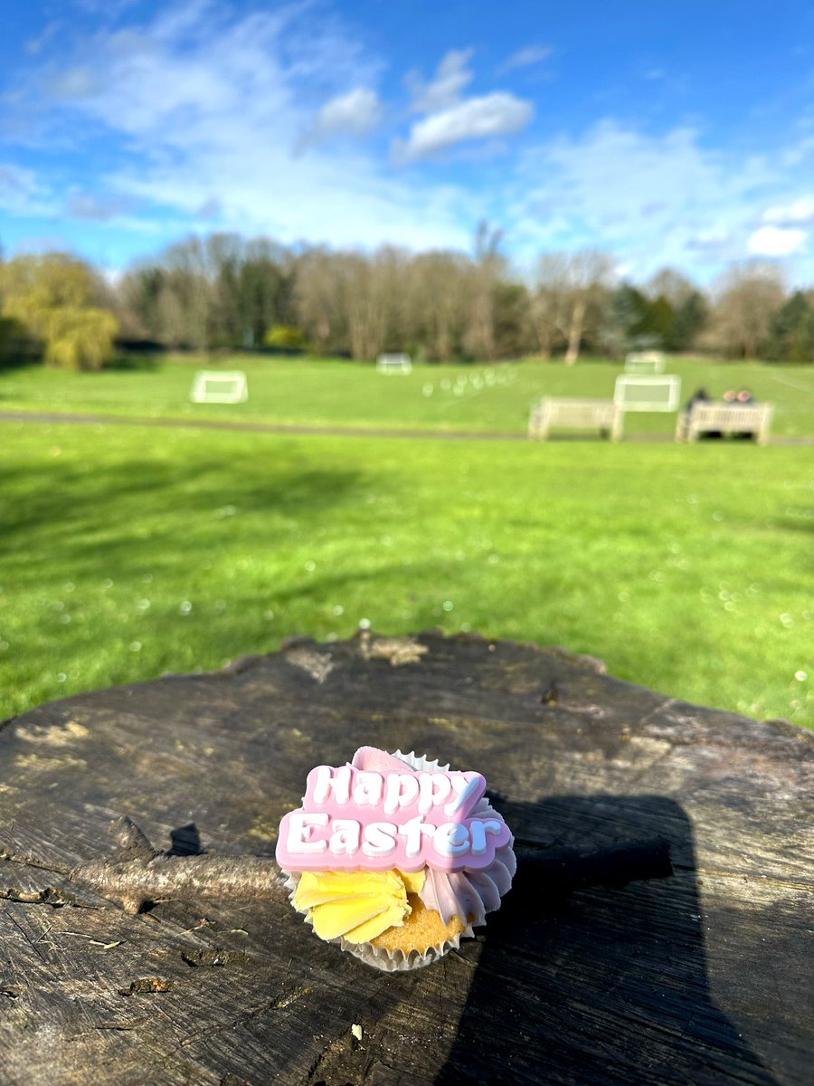Wishing everyone a very Happy Easter and a relaxing break…….let’s hope for more of this weather ⬇️ next term! Also, a big thank you @CroydonHighHead for the really yummy cupcakes 🐣😋