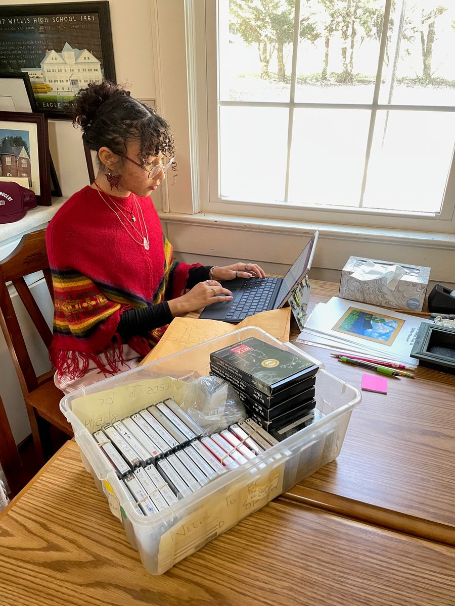 LeaderCitizen's tweet photo. This week, we'd like to highlight another Citizen Leader, Aiyana Lopez! She is currently a Citizen Leader Intern for the Old Church Gallery and Floyd Story Center! https://t.co/nvvauplQAJ