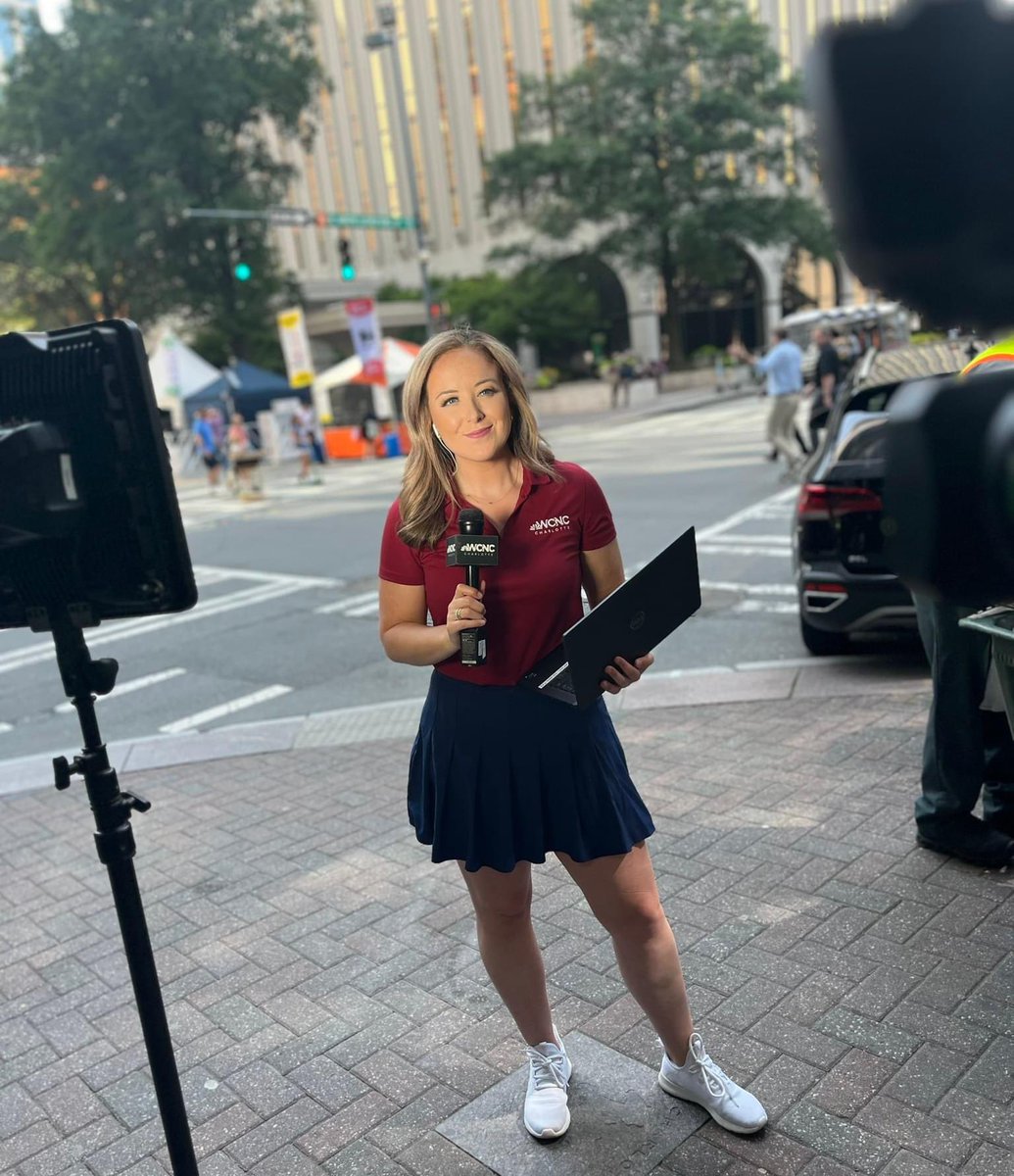 cbkmediamgt's tweet image. We couldn’t let the last week of March slip by without sending Happy Birthday wishes to one of our outstanding meteorologists @WeatherBrittany of @wcnc Brittany celebrated her B-Day over the weekend! 
#CharlotteTVNews 
#WCNC 
#Meteorologist 
#MarchBirthday
#TeamCBK