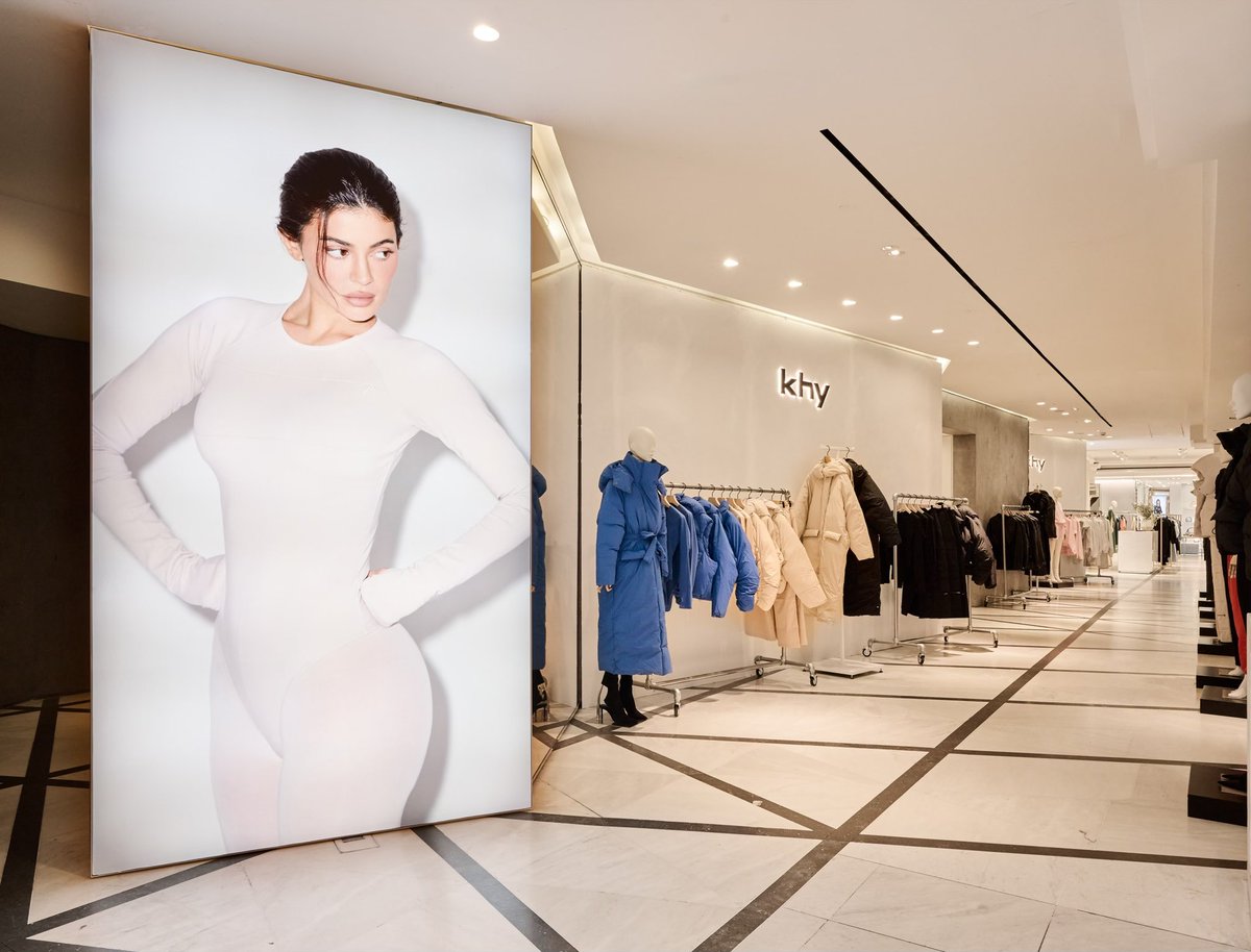 Kylie Jenner tweet media