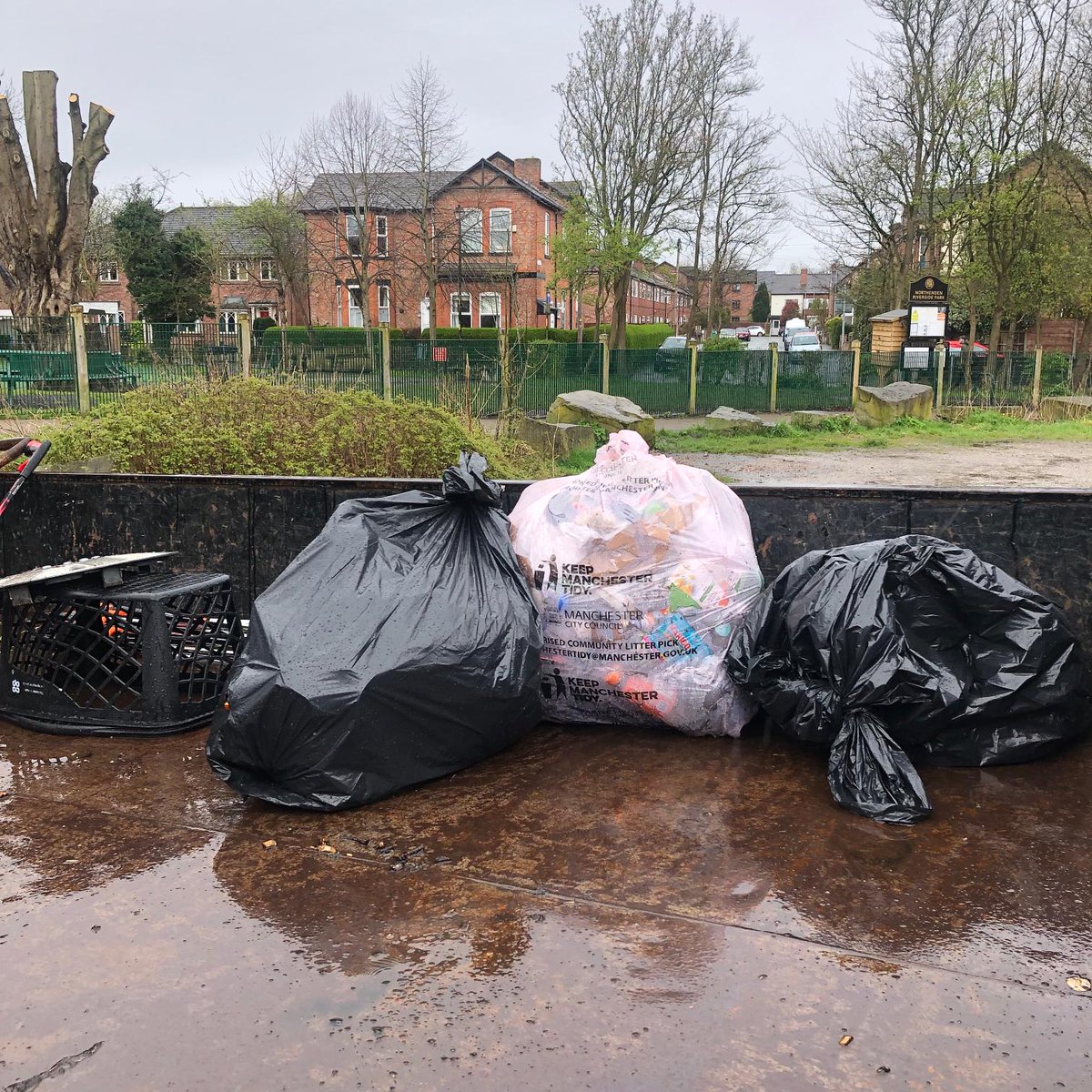 Great team work today! Thanks to Richard @MCCWythenshawe and David, tidy up and litterpick at Riverside Park picnic area and play area. #greatbritishcleanup24 #keepmanchestertidy #lovewhereyoulive #community @riversidepark22 @WarriorsWaste